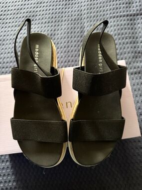 NWT Madden Girl Black Elastic Strap Platform Sandals